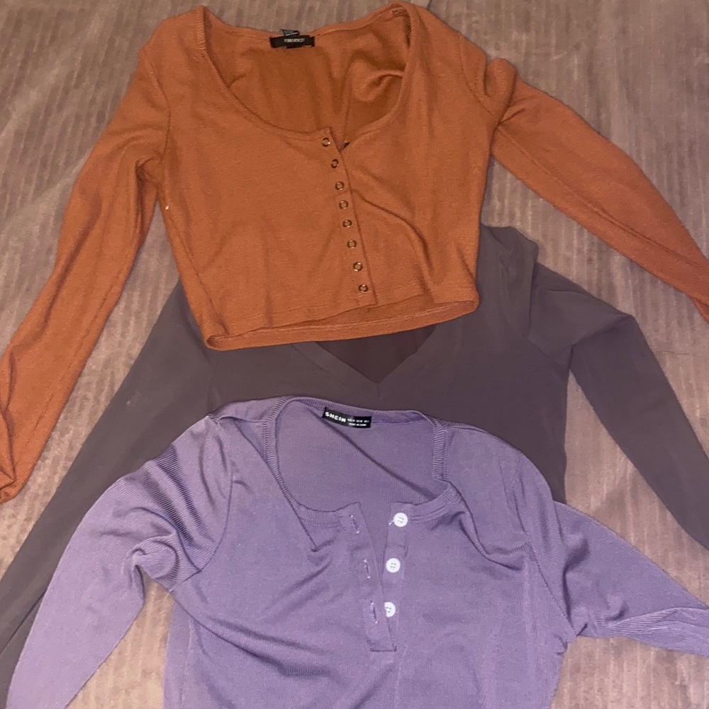 Forever 21 / Shien long sleeves crop tops